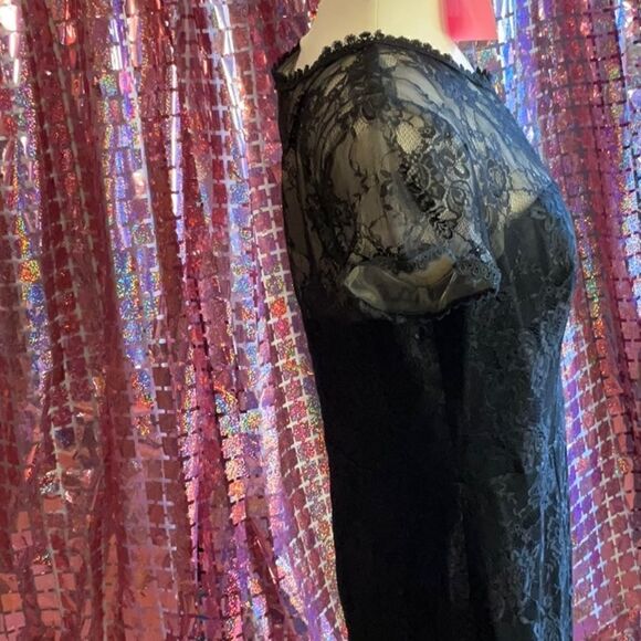 Lace & embroidered black formal dress with sheer lace top - Picture 11 of 16